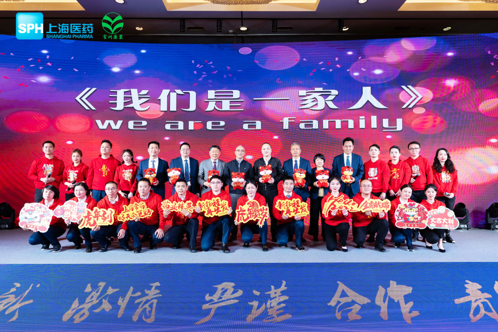 合影_1.jpg 合影_1.jpg